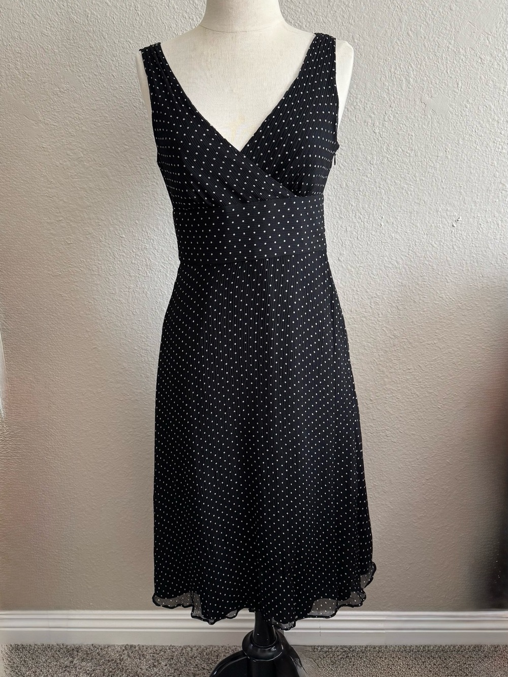 Black Polka Dot V-Neck Sleeveless Dress 100% silk